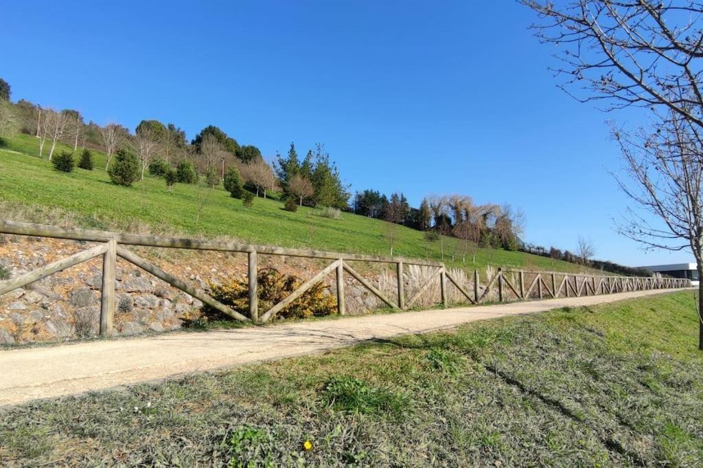 Atico Mirador Del Naranco, Parking Gratuito, Wifi, Zona Residencial Apartment Oviedo Luaran gambar